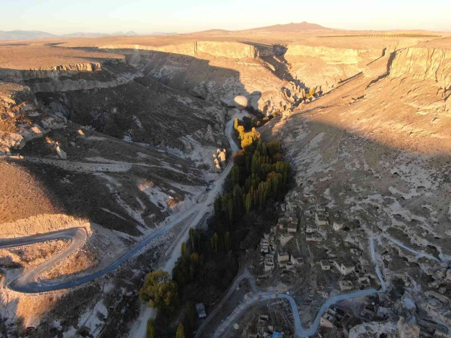 Kayseri’den Türk Bayraklı Sıcak Hava Balonları Havalandı