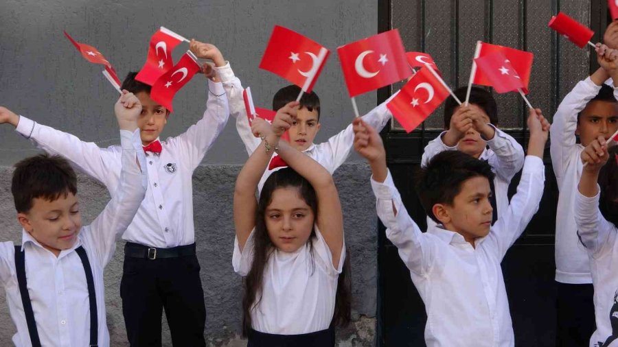 Okullarda ’cumhuriyet’ Coşkusu