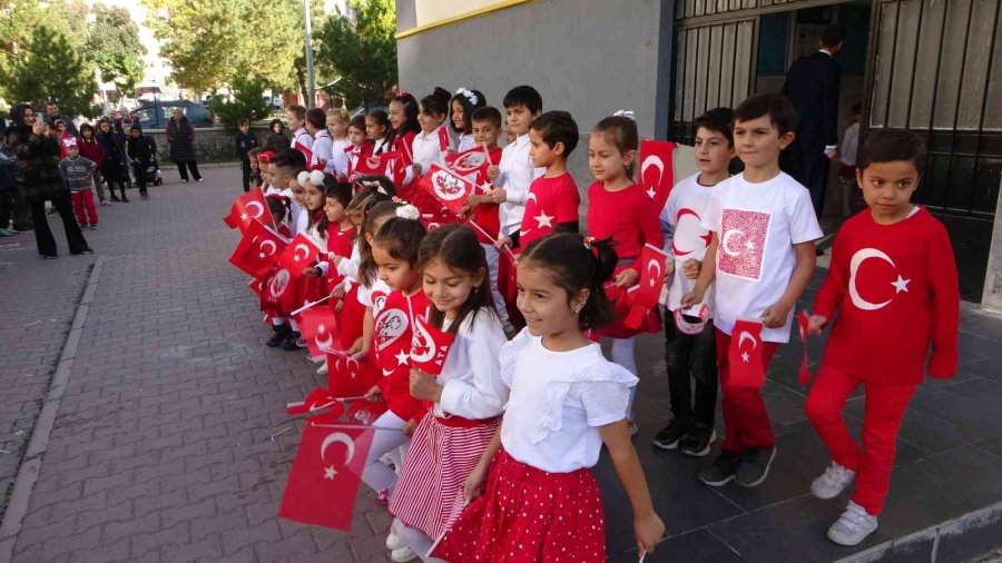 Okullarda ’cumhuriyet’ Coşkusu
