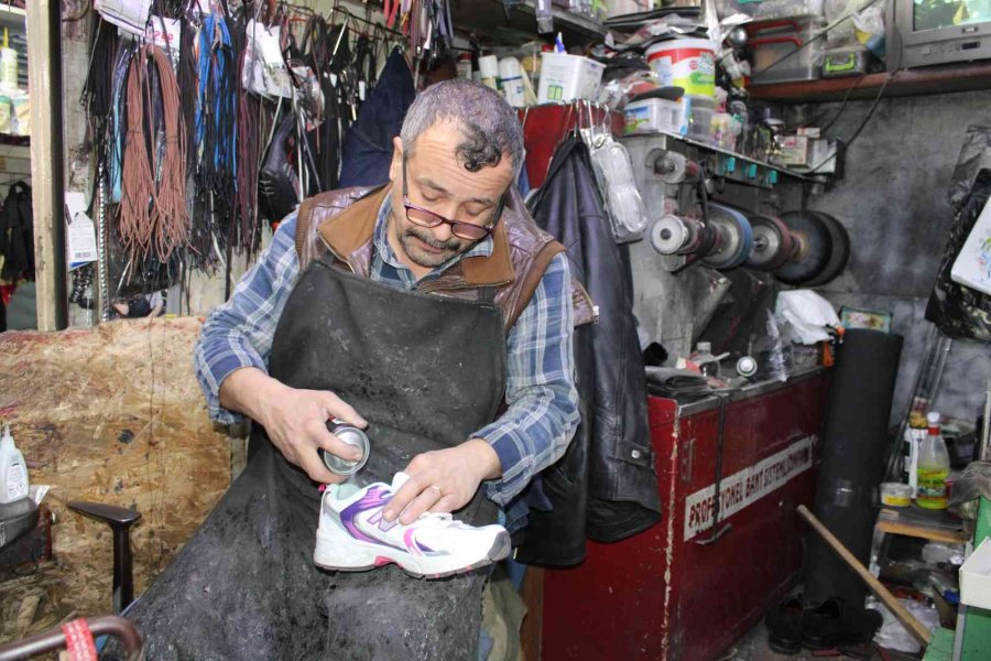 Kış Mevsimi İle Ayakkabıcılar Çarşısında Yoğunluk Başladı