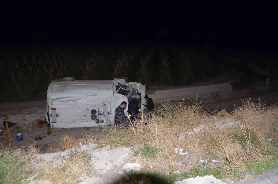 Konya’da Takla Atan Minibüsün Sürücüsü Yaralandı