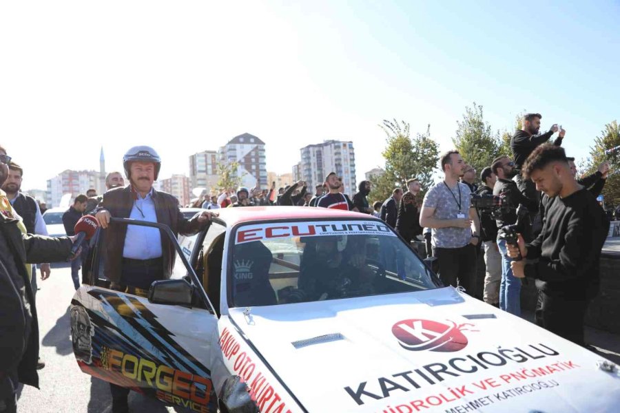 Heyecan Ve Aksiyon Dolu Oto Slalom Yarışmasına Yoğun İlgi