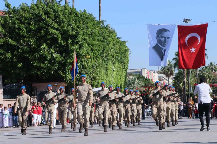 Mersin’de Cumhuriyet Bayramı Coşkusu