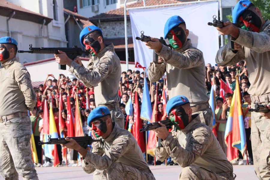 Mersin’de Cumhuriyet Bayramı Coşkusu