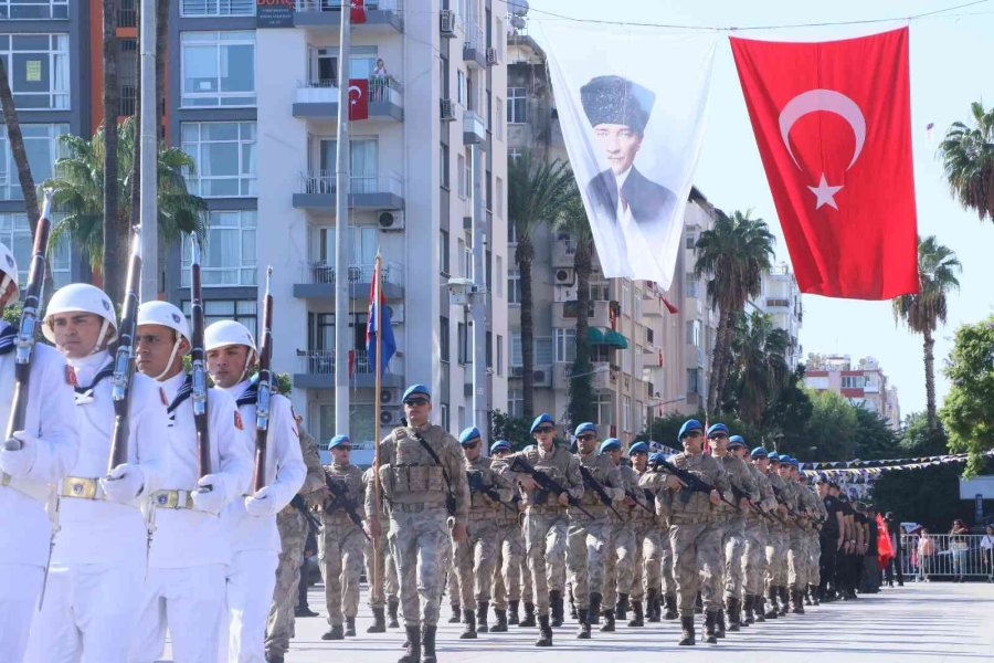 Mersin’de Cumhuriyet Bayramı Coşkusu