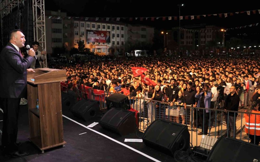 Ünlü Rap Sanatçısı Ceza, Torosları Coşturdu