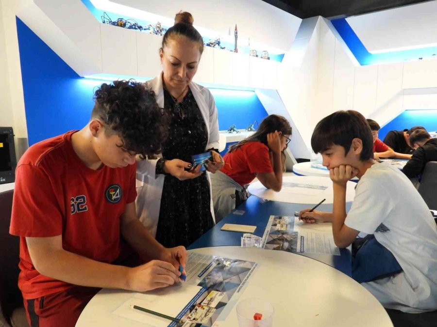 Bilim Merkezinden Öğrencilere Yarışma