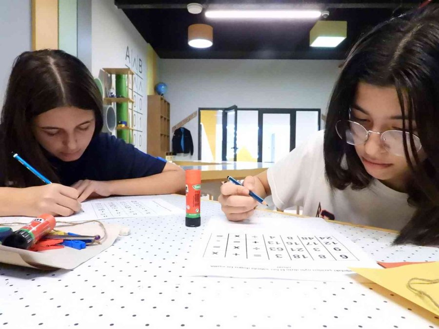 Bilim Merkezinden Öğrencilere Yarışma