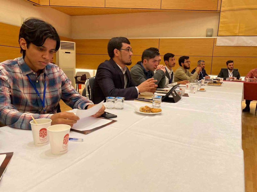 Gençlerin Sorunlarna Çözüm Arayan Çalıştay Başladı