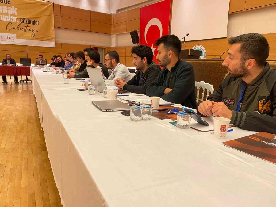 Gençlerin Sorunlarna Çözüm Arayan Çalıştay Başladı