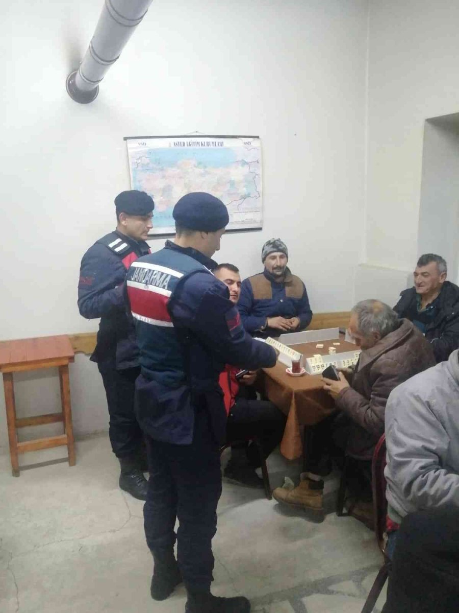 Eskişehir’de Jandarmanın Huzur Uygulamasında 2 Bin 64 Şahıs Sorgulandı