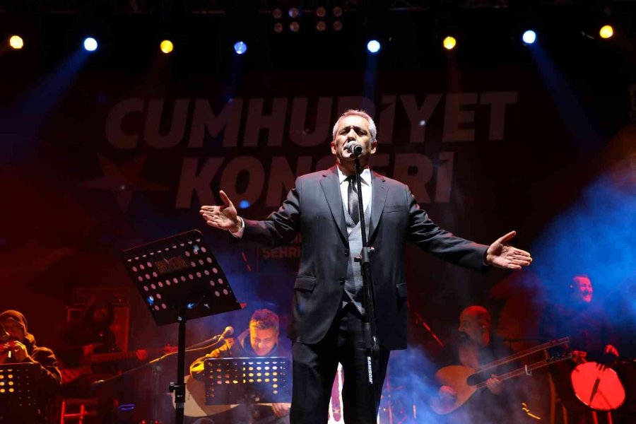 Konya Büyükşehir Akşehir Ve Ereğli’de Cumhuriyet Konserleri Düzenledi