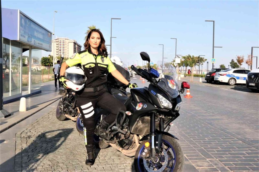 40 Kişilik Şahin Timinin Hülya Ablası Kural Tanımaz Sürücülere Nefes Aldırmıyor