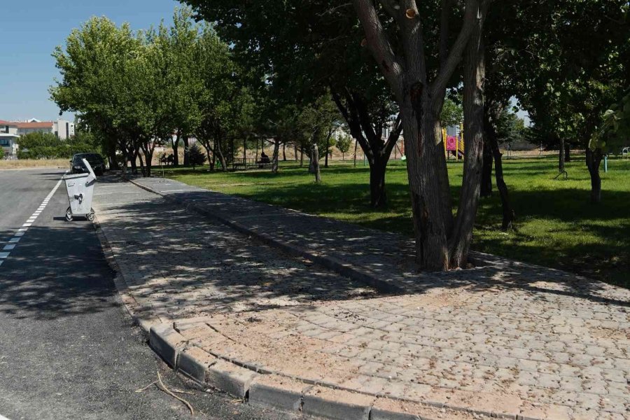 Yaya Yolu Ve Çevre Düzenleme Çalışması İle Melikgazi Yenileniyor