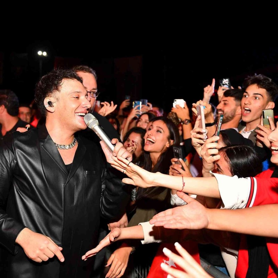 Mersin’de ’patron’ Ve ’edis’ İle Unutulmaz Bir Bayram Gecesi Yaşandı