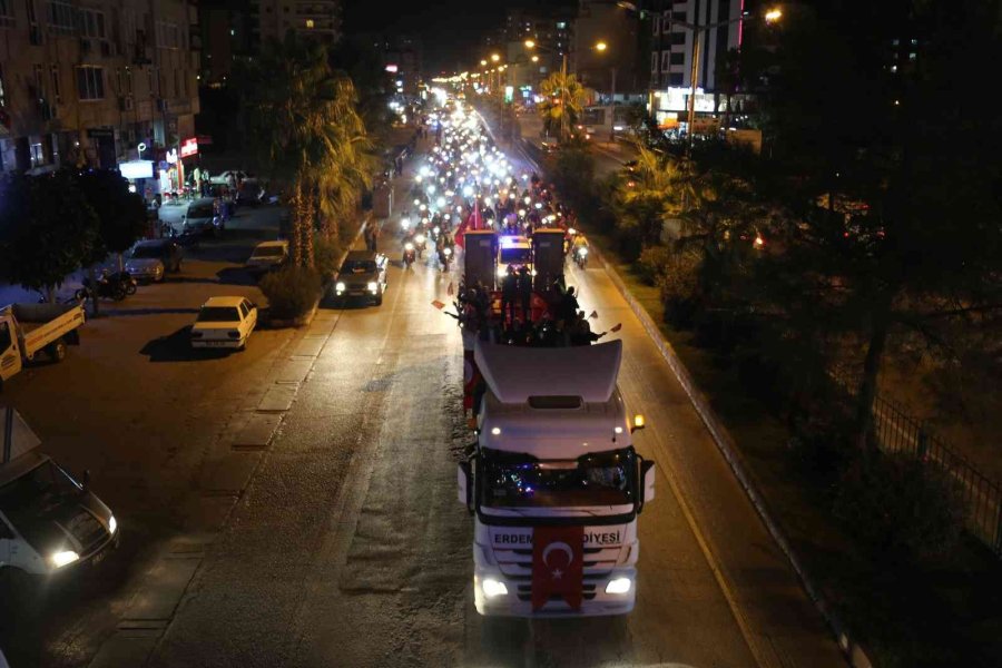 1923 Motor Tutkununun Cumhuriyet Coşkusu Görsel Şölene Dönüştü