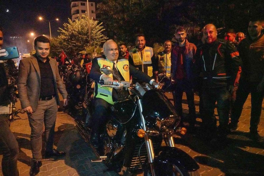 1923 Motor Tutkununun Cumhuriyet Coşkusu Görsel Şölene Dönüştü