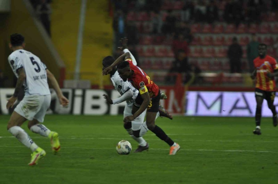 Spor Toto Süper Lig: Kayserispor: 2 - Adana Demirspor: 2 (maç Sonucu)