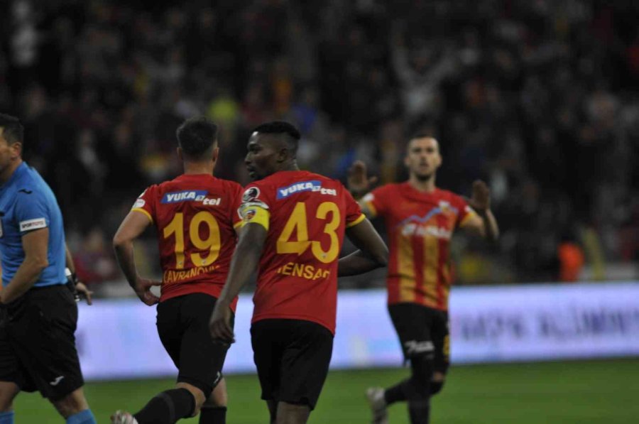 Spor Toto Süper Lig: Kayserispor: 2 - Adana Demirspor: 2 (maç Sonucu)