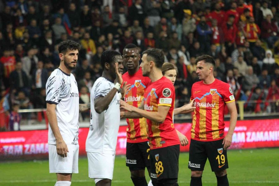 Spor Toto Süper Lig: Kayserispor: 2 - Adana Demirspor: 2 (maç Sonucu)