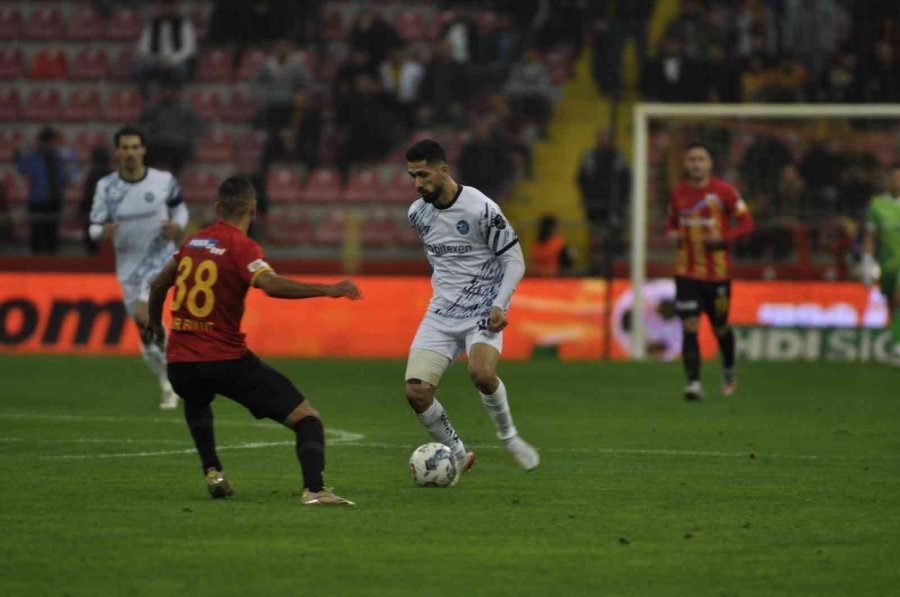 Spor Toto Süper Lig: Kayserispor: 0 - Adana Demirspor: 1 (ilk Yarı)