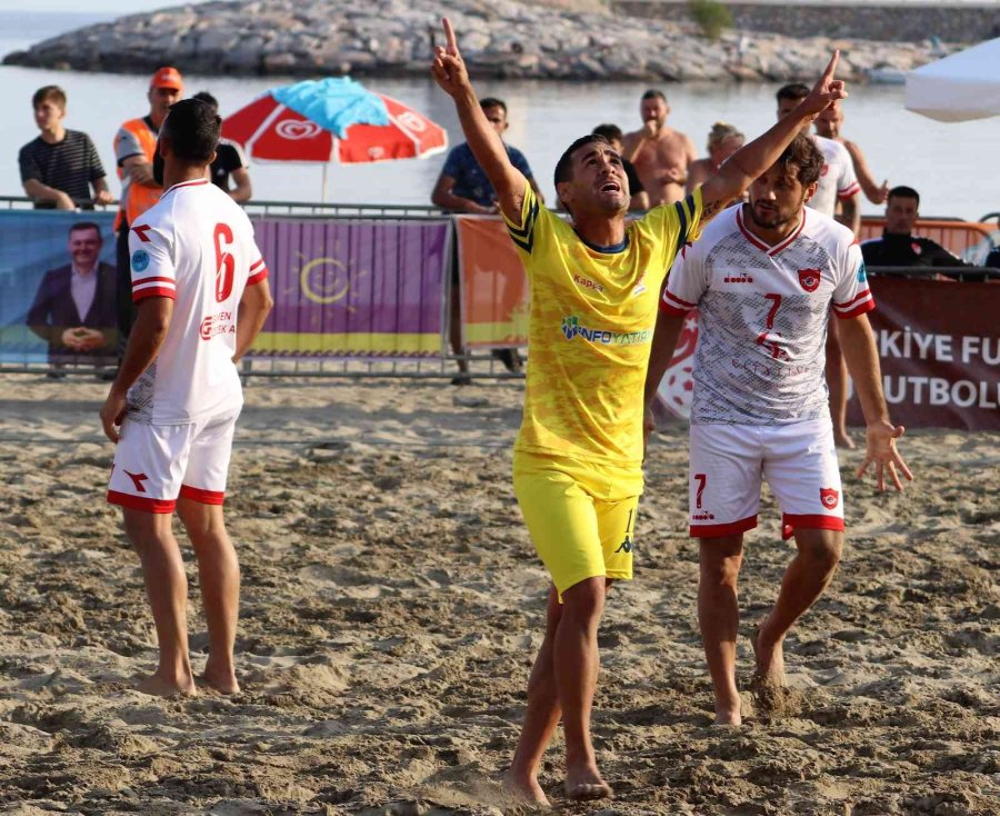 Plajda Şampiyon Seferihisar Cittaslow Oldu