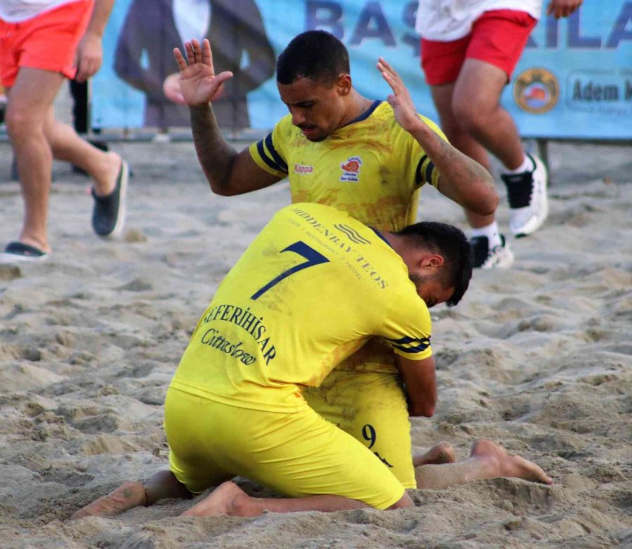 Plajda Şampiyon Seferihisar Cittaslow Oldu