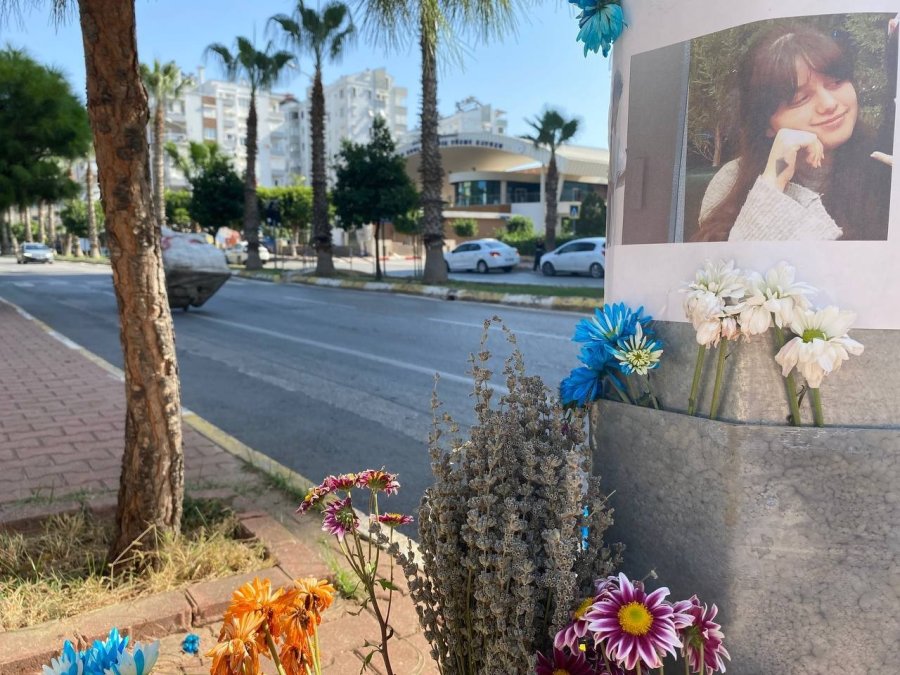 Scooter Faciasında Hayatını Kaybeden Gençleri Arkadaşları Unutmadı