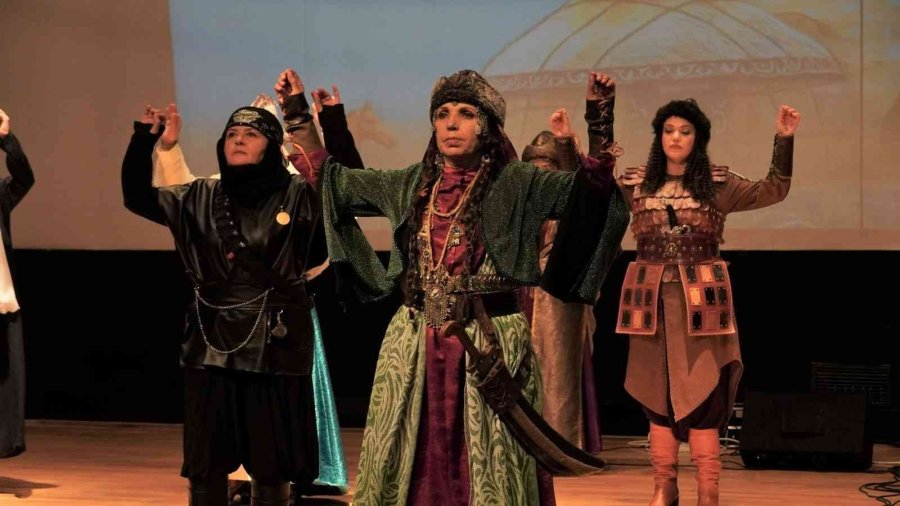 Eskişehir Anadolu Bacıları Tiyatro Topluluğu Ülke Çapında Turnelere Devam Ediyor