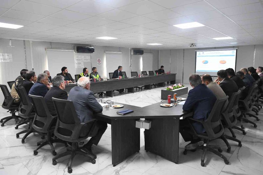 Başkan Büyükkılıç’tan Raylı Sistem Toplantısı