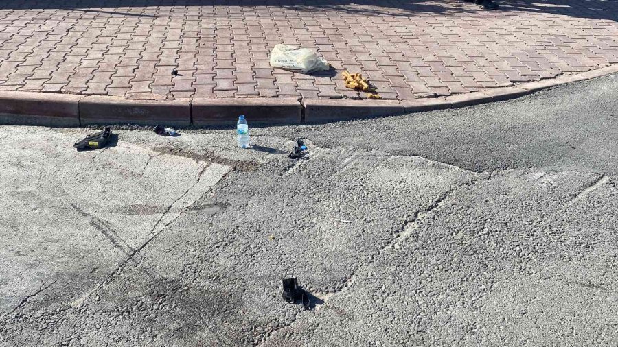 Kazada Savrulan Otomobil Çocuklara Çarptı: 2 Yaralı