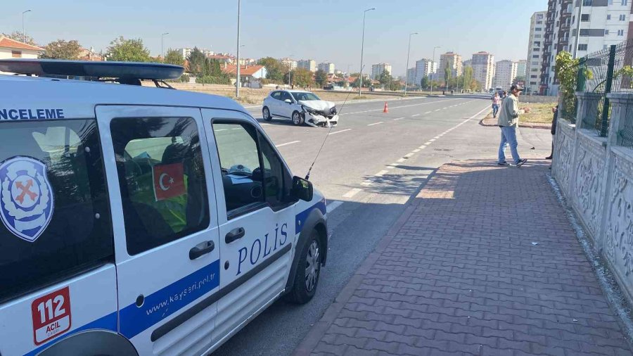 Kazada Savrulan Otomobil Çocuklara Çarptı: 2 Yaralı