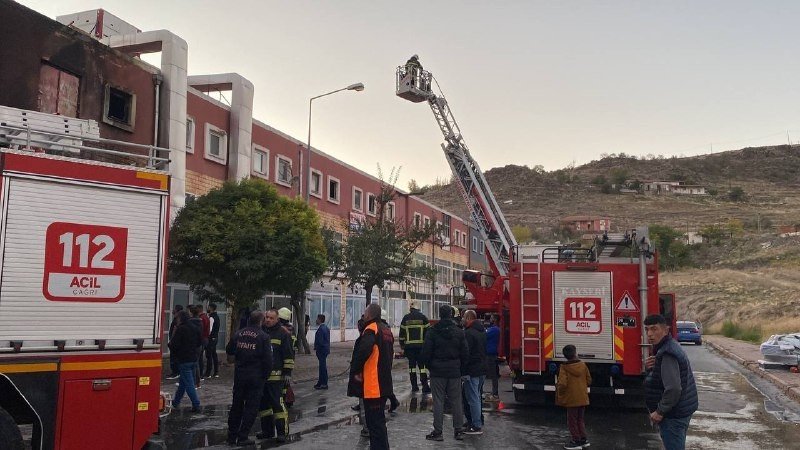 Yangın İş Yerini Küle Çevirdi