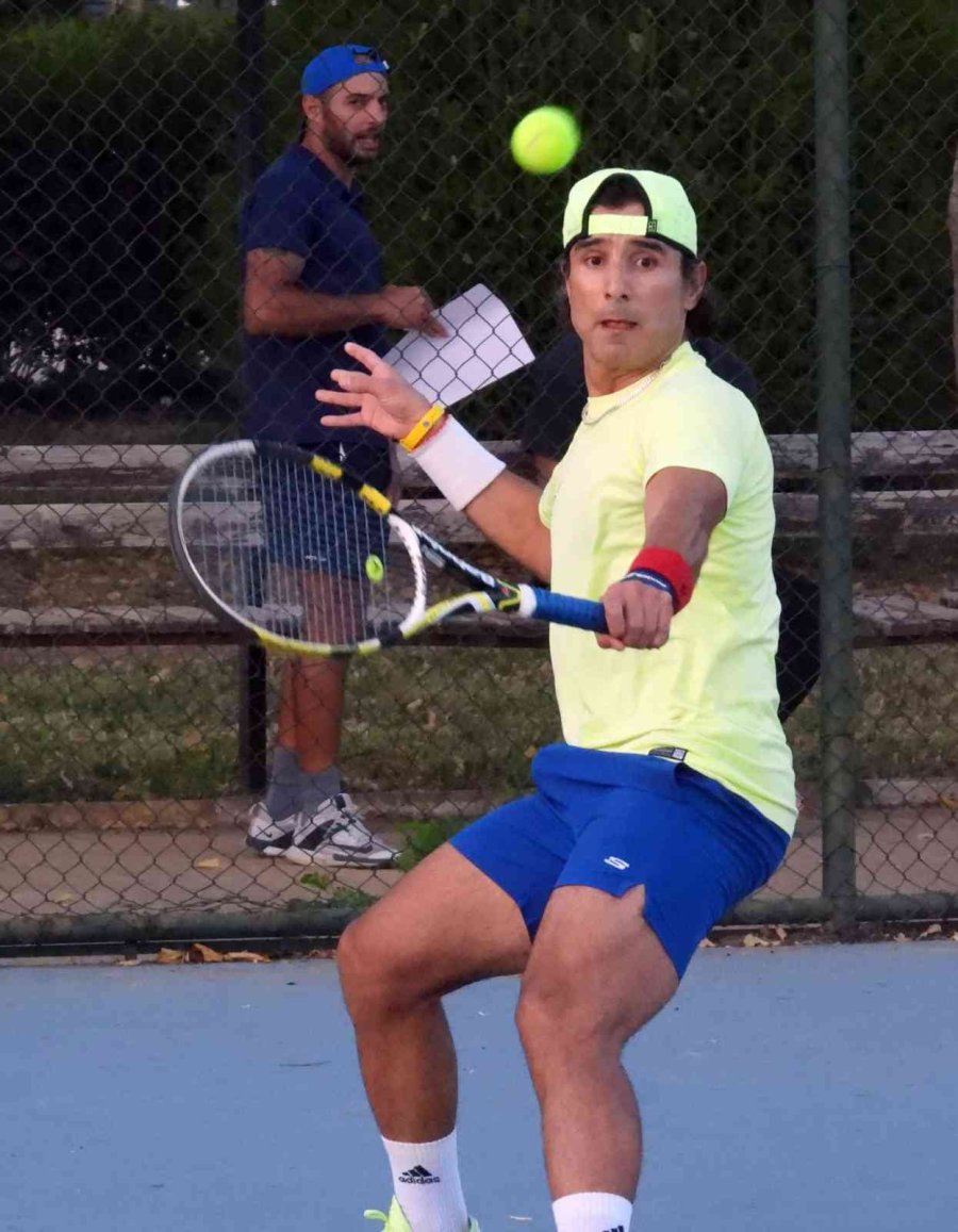 Kepez’de Cumhuriyet Kupası Tenis Turnuvası Düzenlendi