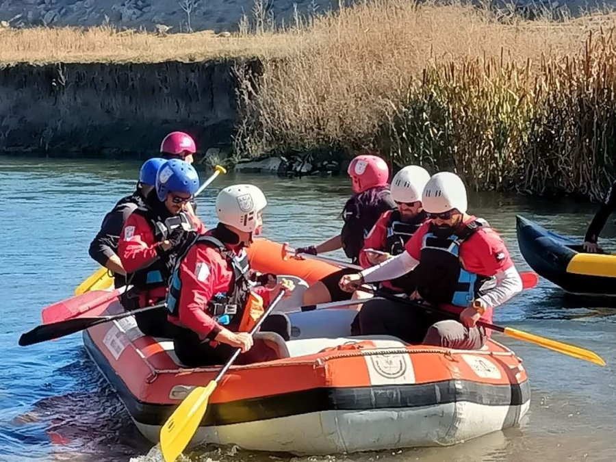 Tomarza Zamantı Irmağı’nda Foto Bot Safari Yapıldı