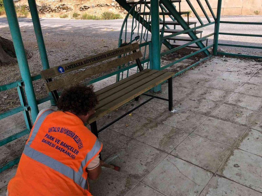 Büyükşehir’den Bank Ve Piknik Masası Desteği