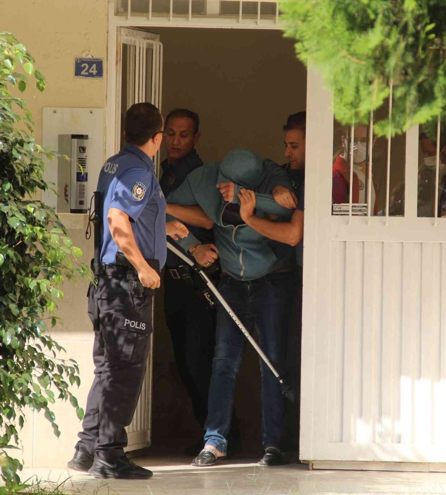 Yaktığı Daireye, Kendini Kilitleyince Polisi Alarma Geçirdi