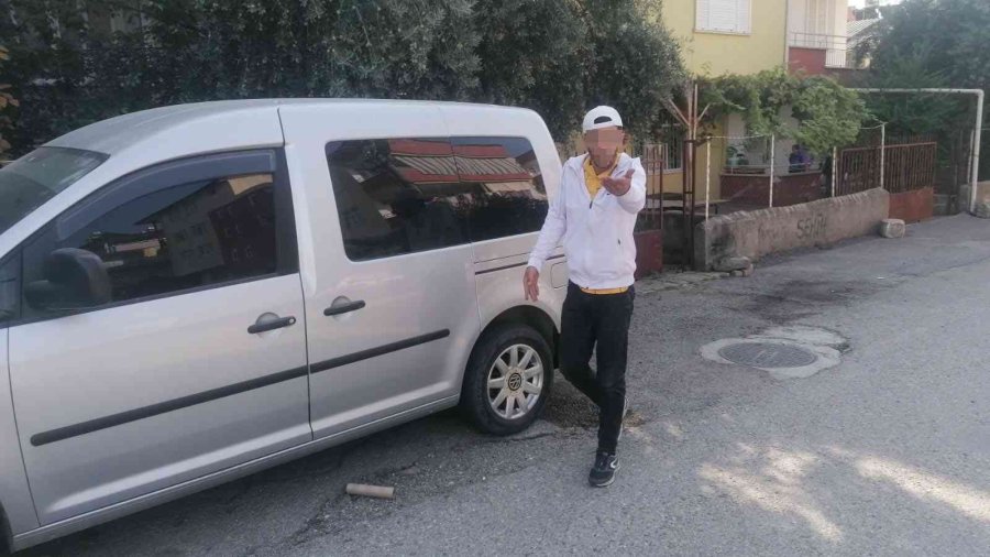 Apartmana Girmek İsterken Vatandaşların Fark Ettiği Hırsızlık Şüphelisi, Polise Teslim Edildi