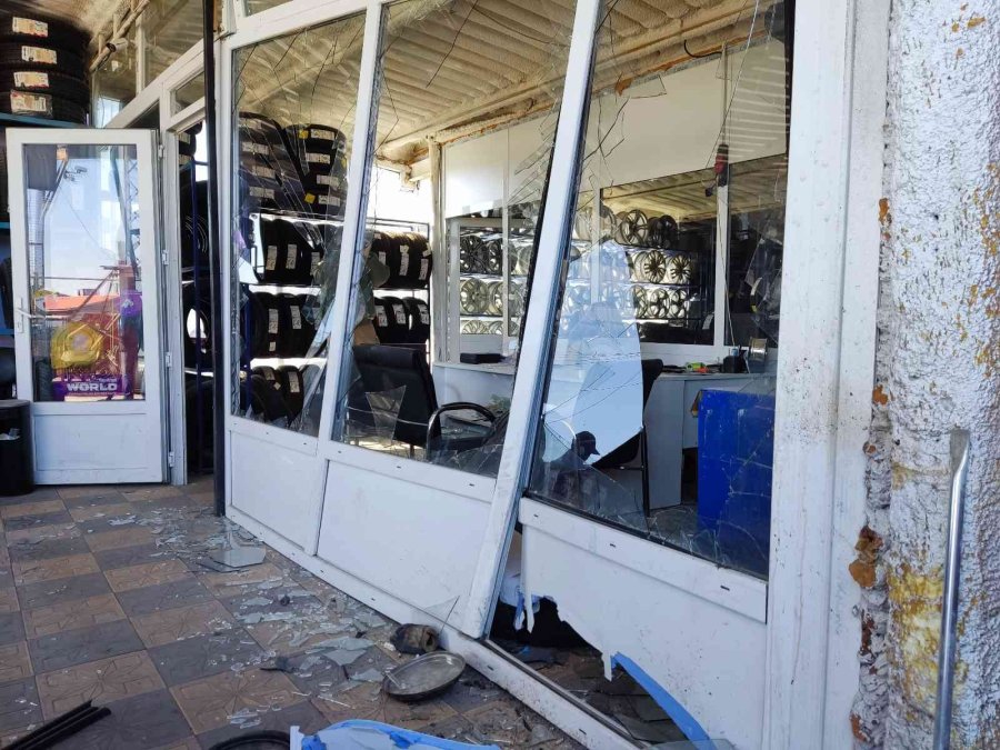 Lüks Cip Lastikçiye Böyle Daldı