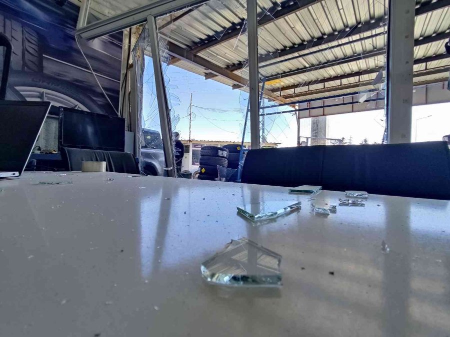 Lüks Cip Lastikçiye Böyle Daldı