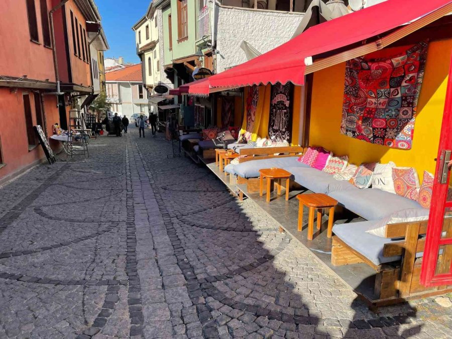 Tarihi Sokaklarda Sessizlik Hakim