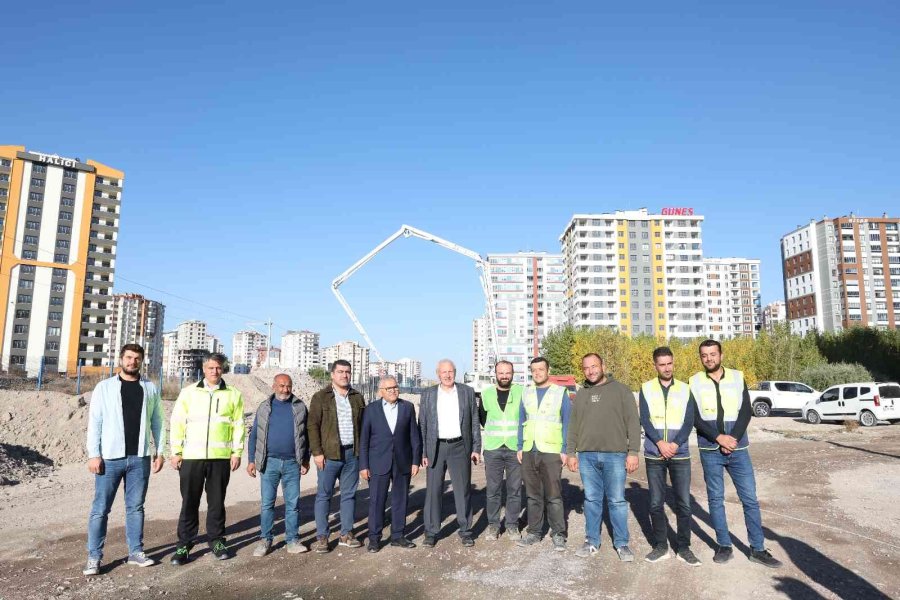 Başkan Büyükkılıç’tan Üst Geçit İncelemesi