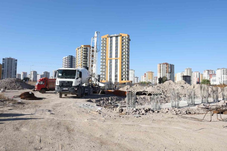 Başkan Büyükkılıç’tan Üst Geçit İncelemesi