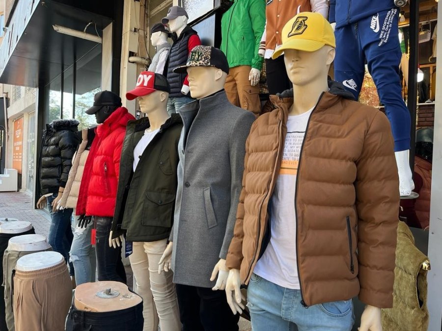 Mağazalarda Karşı Küçük Esnafta Ürünler Daha Ekonomik