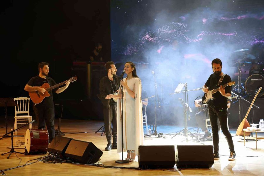 Elif Buse Doğan: "çok Güzel Ağırlandık, Muhteşem Kalabalık"