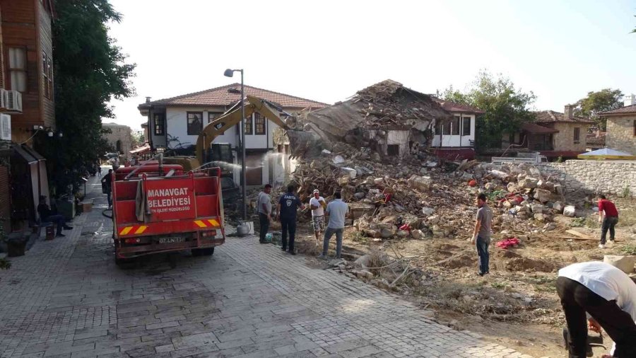 Side Antik Kentte Kaçak Yapılar Yıkılıyor