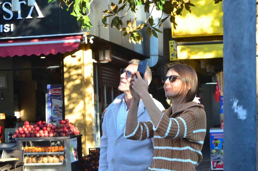 Tarihi Saat Kulesi 80 Yıl Aradan Sonra Kubbesine Kavuştu