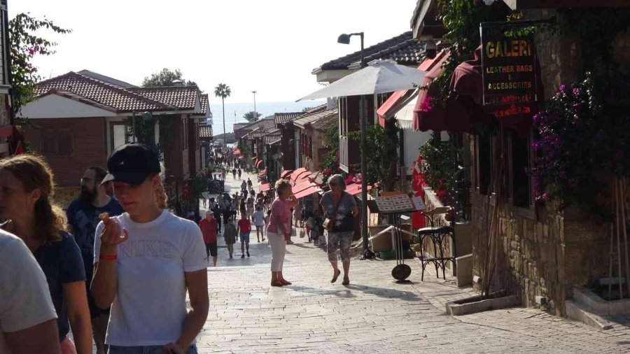 Side Antik Kentte Kaçak Yapılar Yıkılıyor