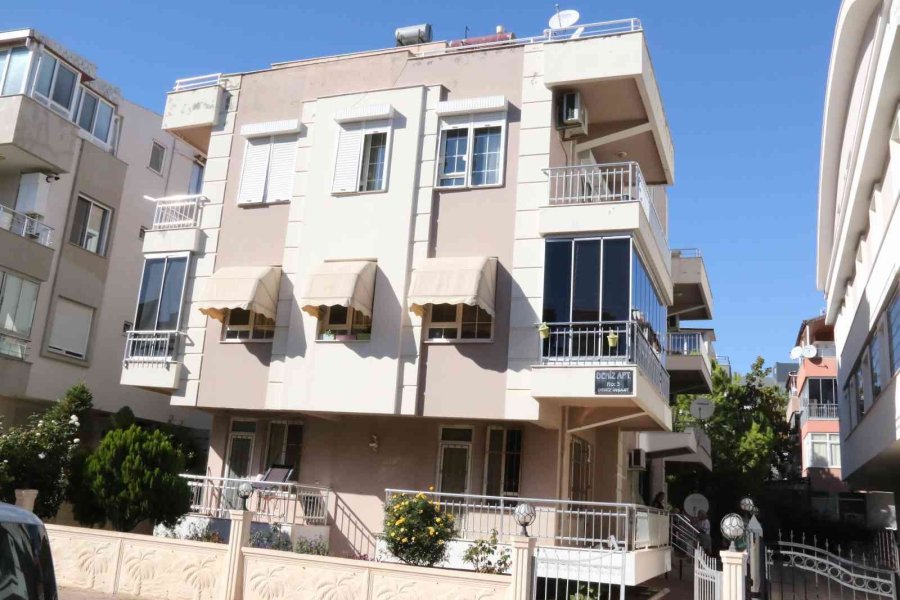 Azeri Adam Evinde Ölü Bulundu