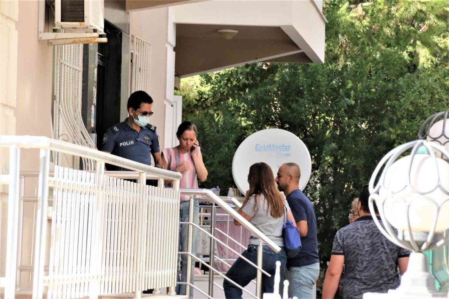 Azeri Adam Evinde Ölü Bulundu